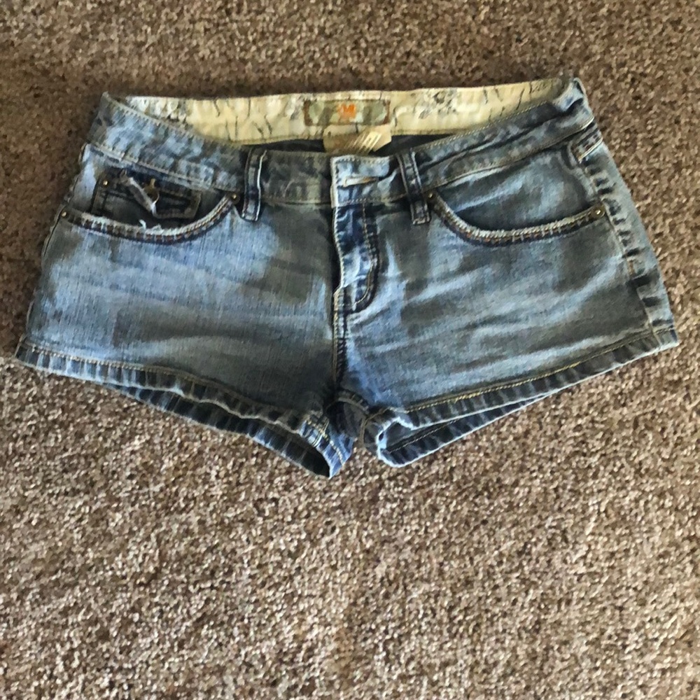 Jean bootie shorts